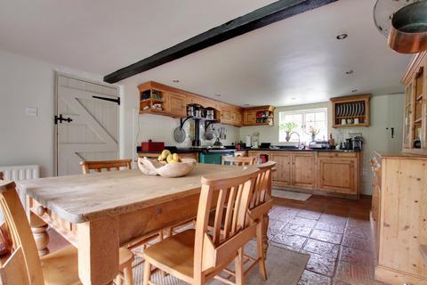 4 bedroom detached house for sale, Middle Road, Tiptoe, Lymington, SO41