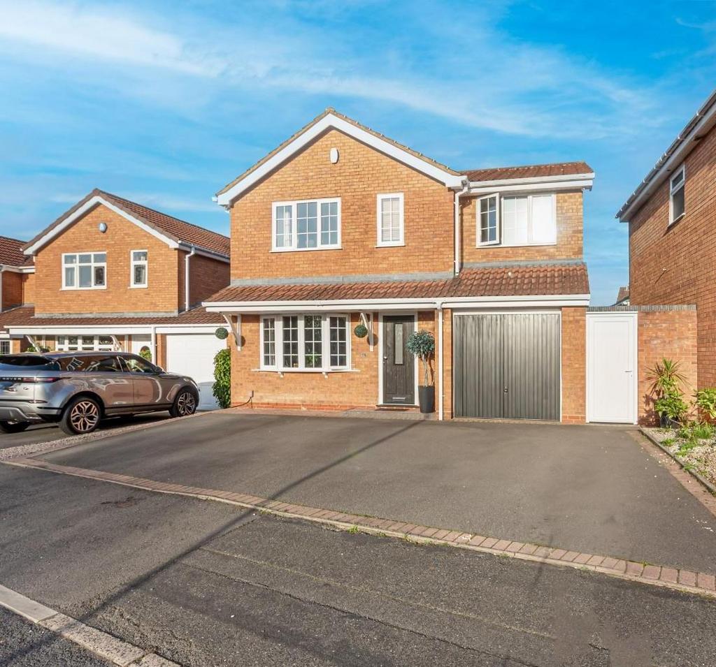 Drive, Brierley Hill, DY5 3QX 4 bed detached house £425,000