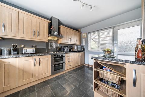 4 bedroom detached house for sale, Arddleen, Llanymynech, SY22.