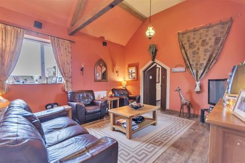 4 bedroom detached house for sale, Arddleen, Llanymynech, SY22.