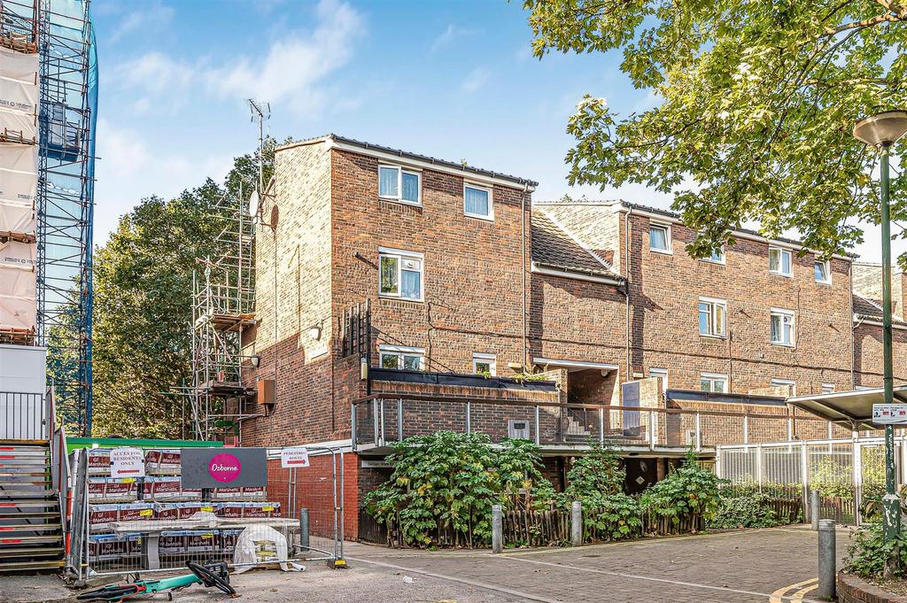 Selden Walk, Finsbury Park 2 bed flat for sale £425,000