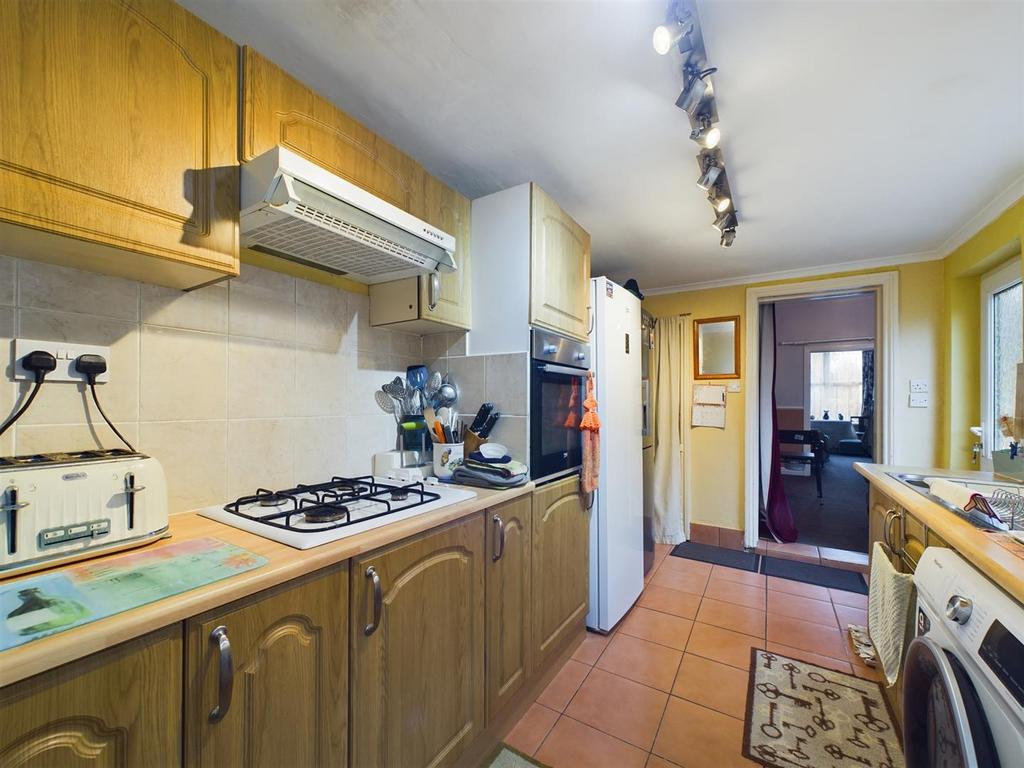Kitchen: