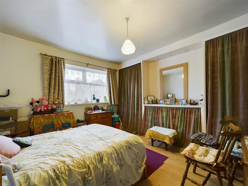 Bedroom: