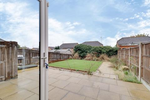 3 bedroom semi-detached house for sale - Belhouse Avenue, Aveley RM15