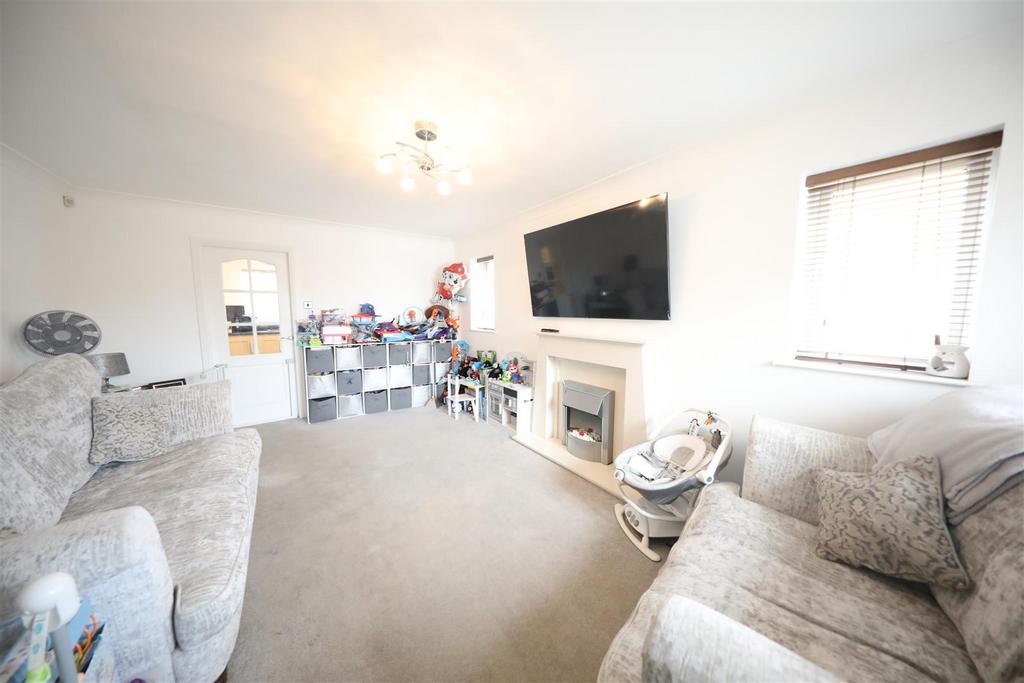 Primrose Drive, Hull 2 bed semidetached house for sale £145,000