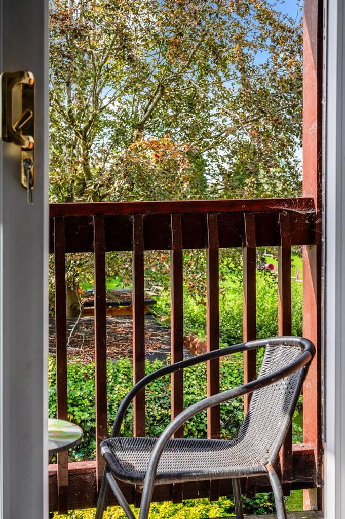 MEADE COURT, 15- (25).jpg