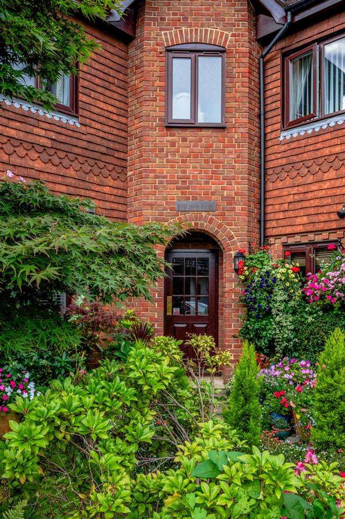 MEADE COURT, 15- (28).jpg