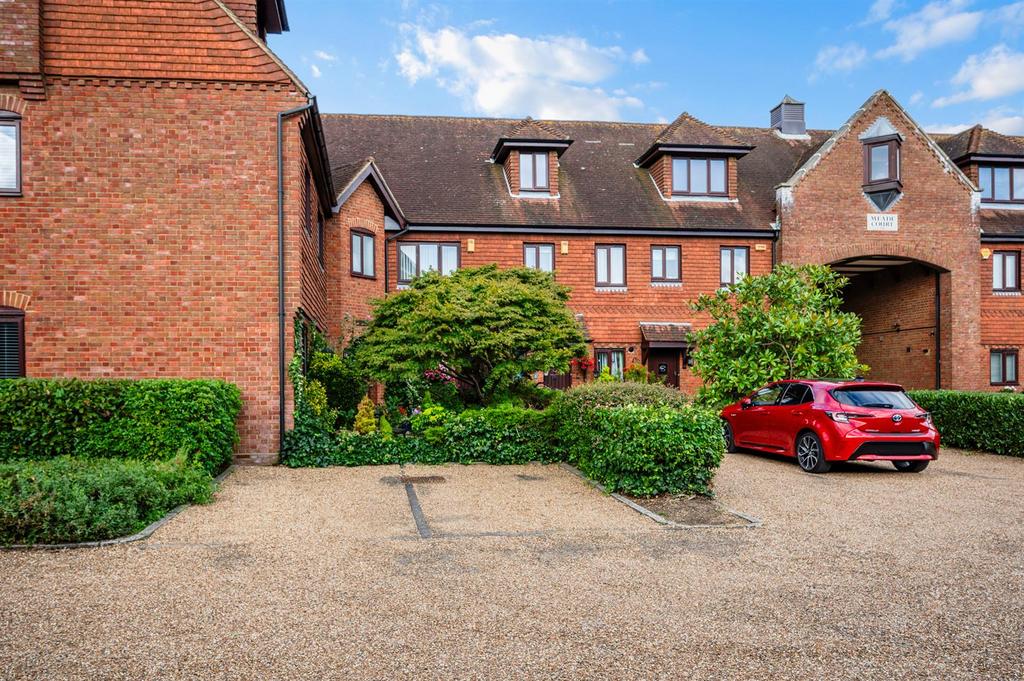 MEADE COURT, 15- (29).jpg