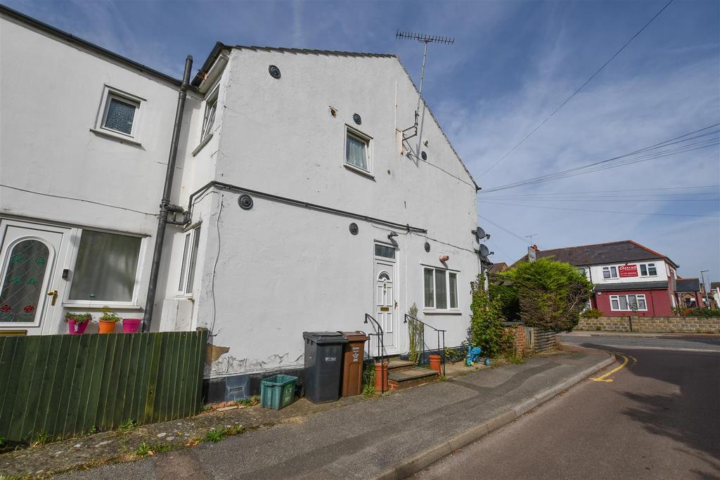 High Street, London Colney 2 bed for sale £245,000