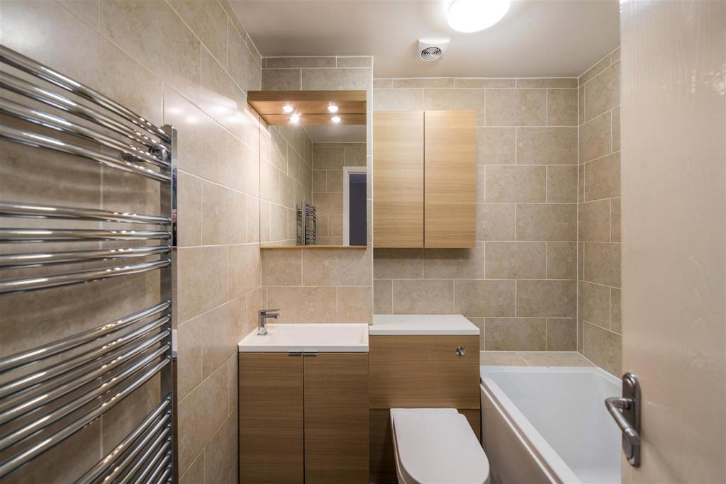 18 Abbotts Drive new internals-3.jpg