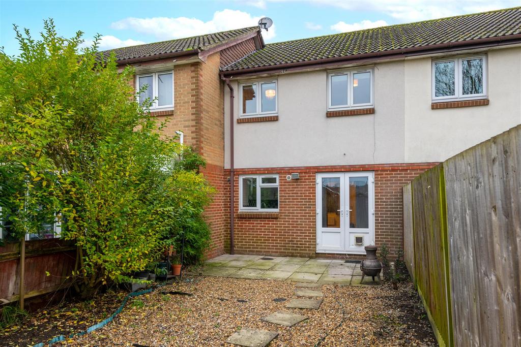 18 Abbotts Drive externals-3.jpg