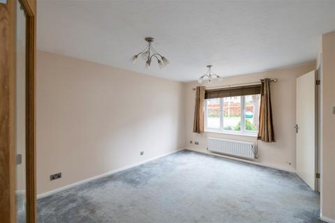 18 Abbots Rise, Redhill, RH1 1LL