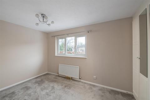 18 Abbots Rise, Redhill, RH1 1LL