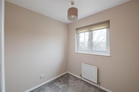 18 Abbots Rise, Redhill, RH1 1LL