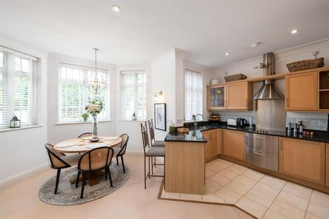 2 bedroom apartment for sale, Flanchford Road, Reigate