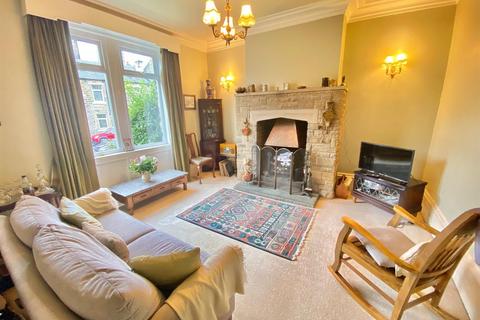 16 Mount Road, Marsden, Huddersfield, HD7 6HP