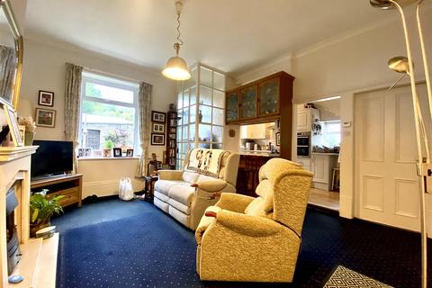 16 Mount Road, Marsden, Huddersfield, HD7 6HP
