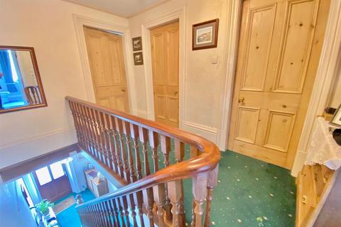 16 Mount Road, Marsden, Huddersfield, HD7 6HP