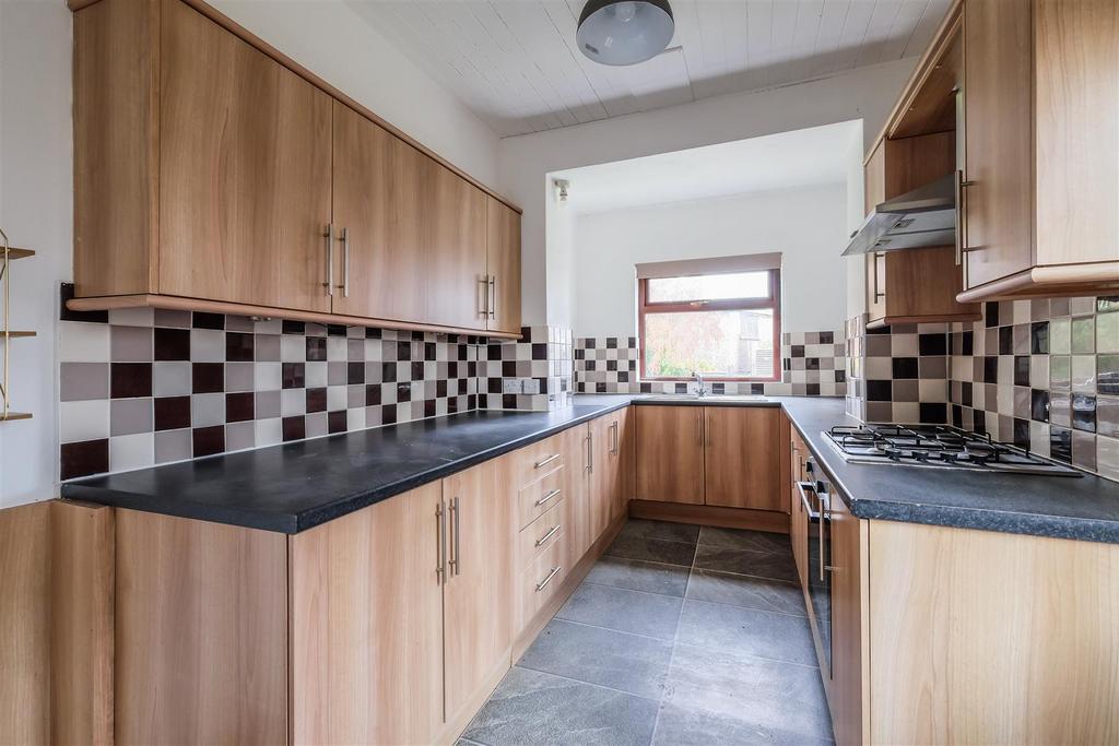 Bute Avenue, Brighouse 3 bed semidetached house for sale £245,000