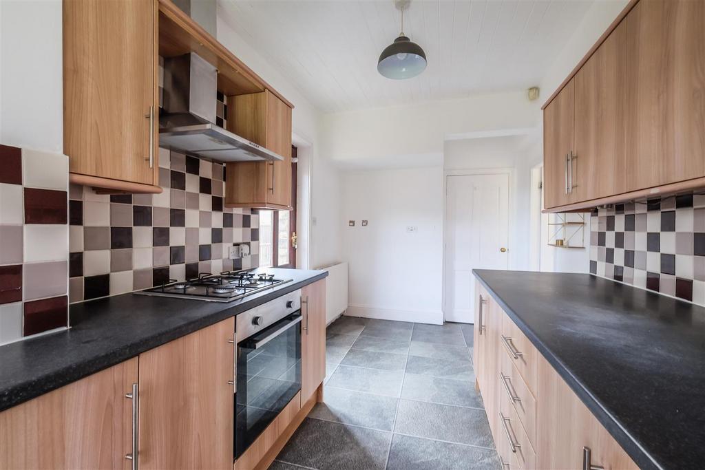 Bute Avenue, Brighouse 3 bed semidetached house for sale £245,000