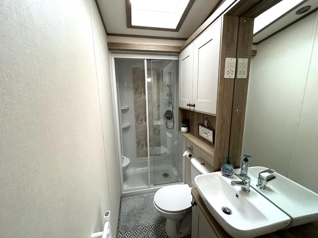 Bathroom.JPG