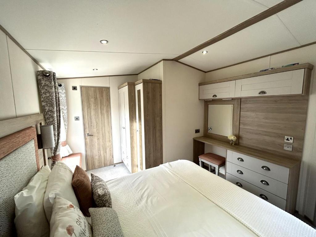 Main Bedroom 3.JPG