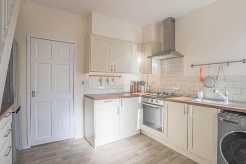15 Avenue Grove, Harrogate, HG2 7PD