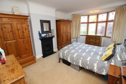 3 bedroom house for sale, Ruskin Drive, Worcester Park