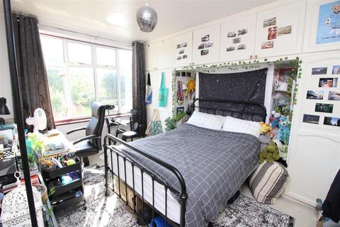 3 bedroom house for sale, Ruskin Drive, Worcester Park