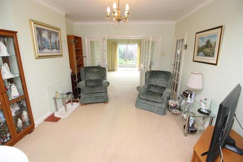 32 Leyfield, Worcester Park, KT4 7LR