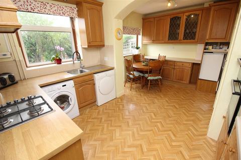 32 Leyfield, Worcester Park, KT4 7LR