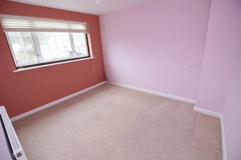 56 Pembury Avenue, Worcester Park, KT4 8BT