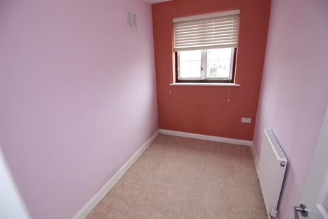 56 Pembury Avenue, Worcester Park, KT4 8BT