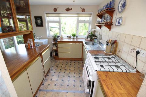 19 The Mount, Worcester Park, KT4 8UD
