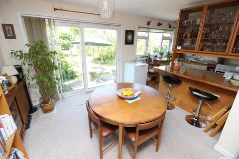 19 The Mount, Worcester Park, KT4 8UD