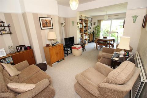 19 The Mount, Worcester Park, KT4 8UD