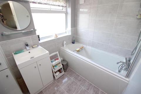 19 The Mount, Worcester Park, KT4 8UD