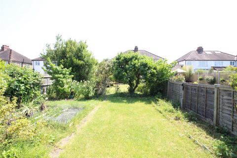 19 The Mount, Worcester Park, KT4 8UD