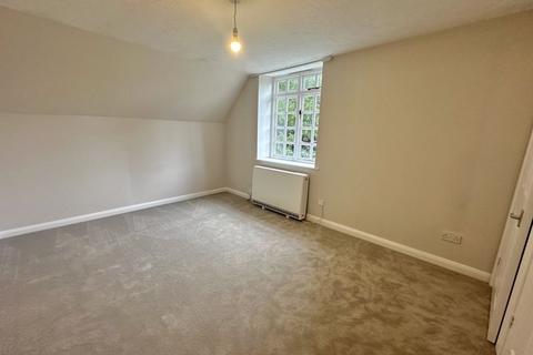 2 bedroom flat to rent, Borde Hill Lane, Haywards Heath