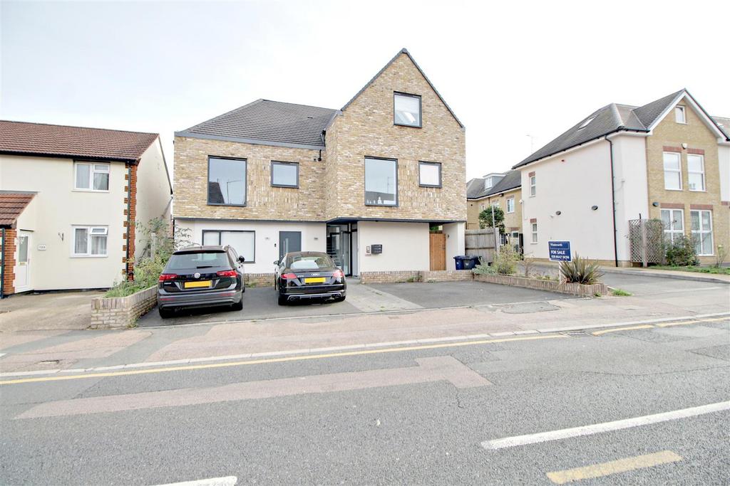 Road, 1 bed apartment £350,000