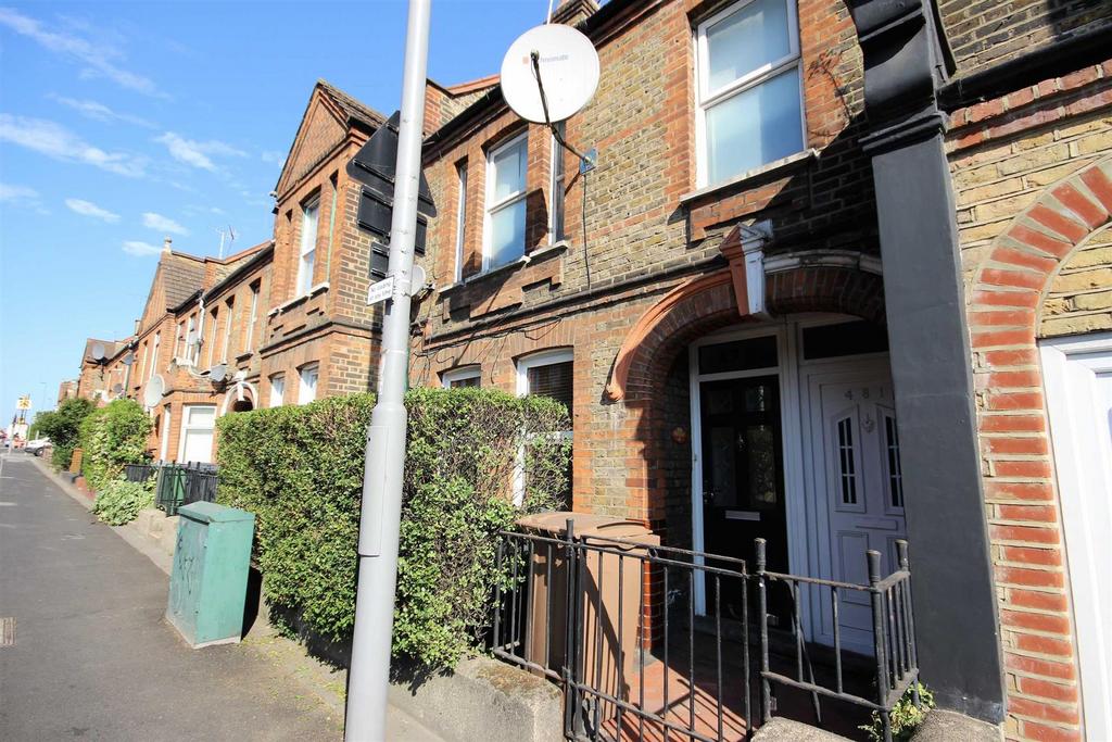 Forest Road, Walthamstow 2 bed flat £1,695 pcm (£391 pw)