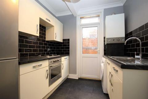 2 bedroom flat to rent - Forest Road, Walthamstow