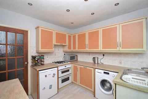 8 Ashlea Close, Garforth, Leeds, LS25 1JX