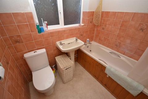 8 Ashlea Close, Garforth, Leeds, LS25 1JX