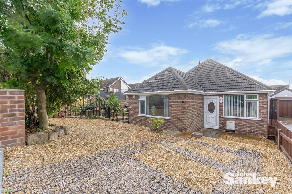 Welwyn Avenue, Mansfield Woodhouse, Mansfield 3 bed detached bungalow