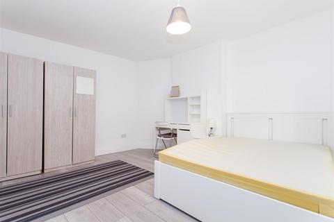 2 bedroom apartment to rent, Acton Street, London