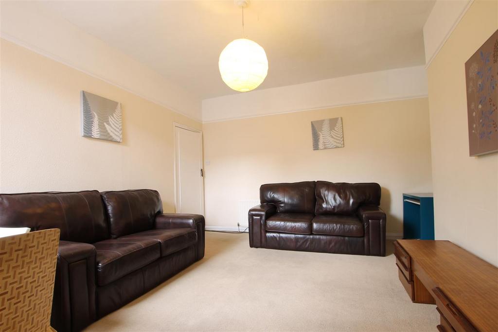 Kelvin Grove, Sandyford 3 bed apartment to rent £1,303 pcm (£301 pw)