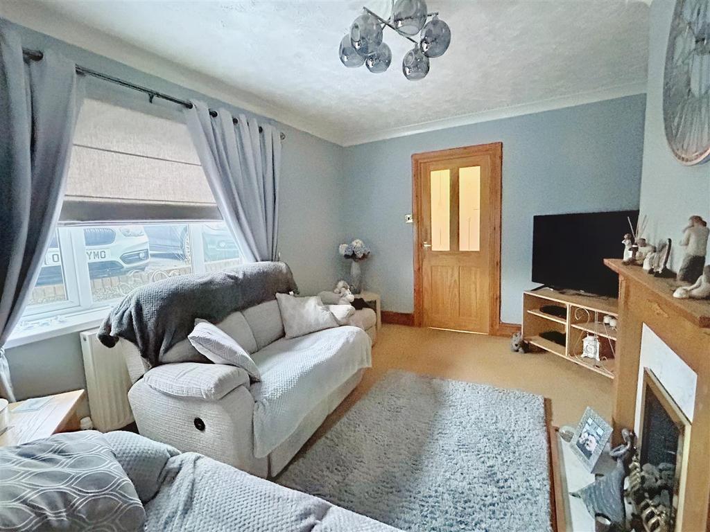 St Issells Ave, Merlins Bridge, Haverfordwest 3 bed semidetached house for sale £150,000