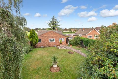 3 bedroom detached bungalow for sale - School Lane, Tewin