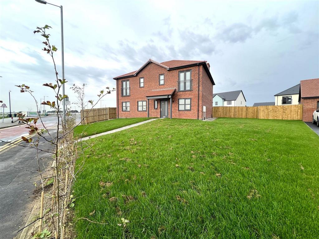 Belvedere Parade, Bridlington 3 bed semidetached house for sale £162,500